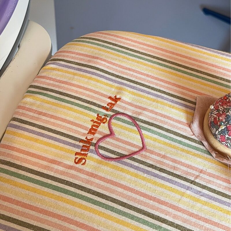 brother-skitch-pp1-broderimaskine-creativestory-creative-story-broderi-strygebetræk-1